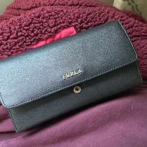 Furla Textured Black Wallet
